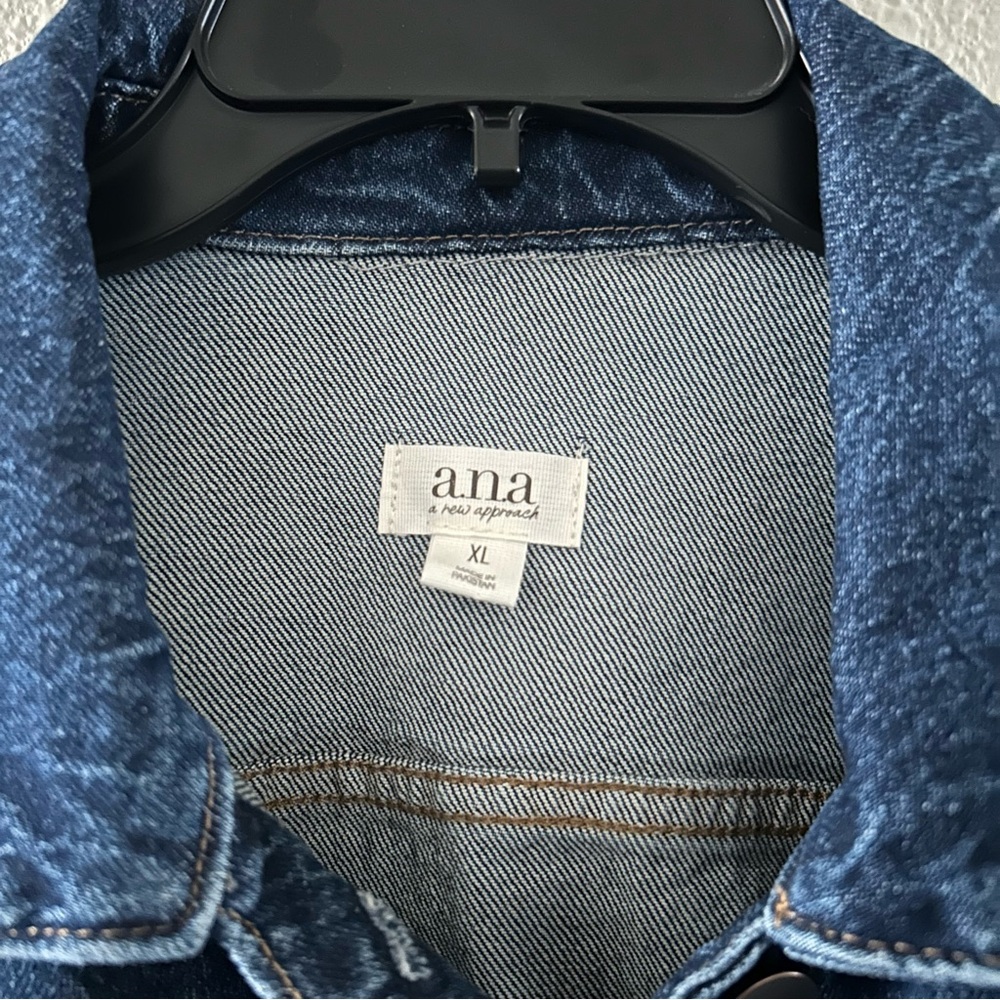 a.n.a A New Approach Denim Jean Jacket in Women’s XL - Picture 6 of 6